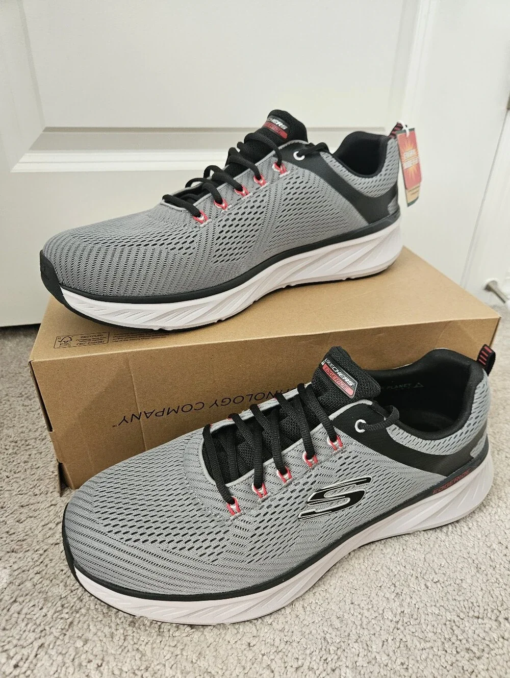 New $85 Skechers Men’s Extra Wide Fit Edgeride Contention Sneakers Gray Size 16
